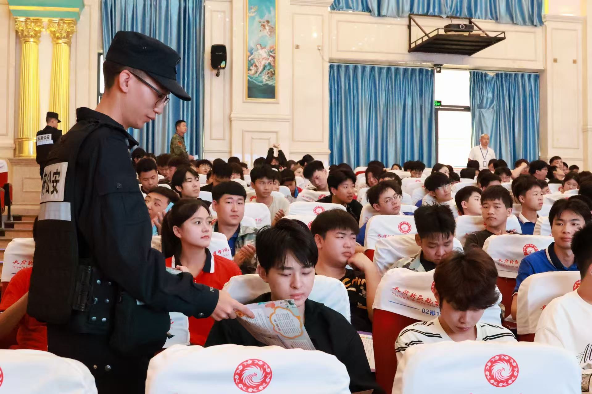 1760668099134921.jpg E0B51985FD8C1D4217363482BCF47256.jpg