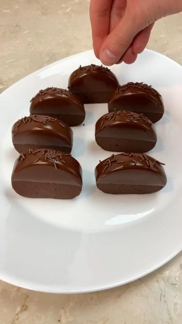 EASY HOMEMADE CHOCOLATES