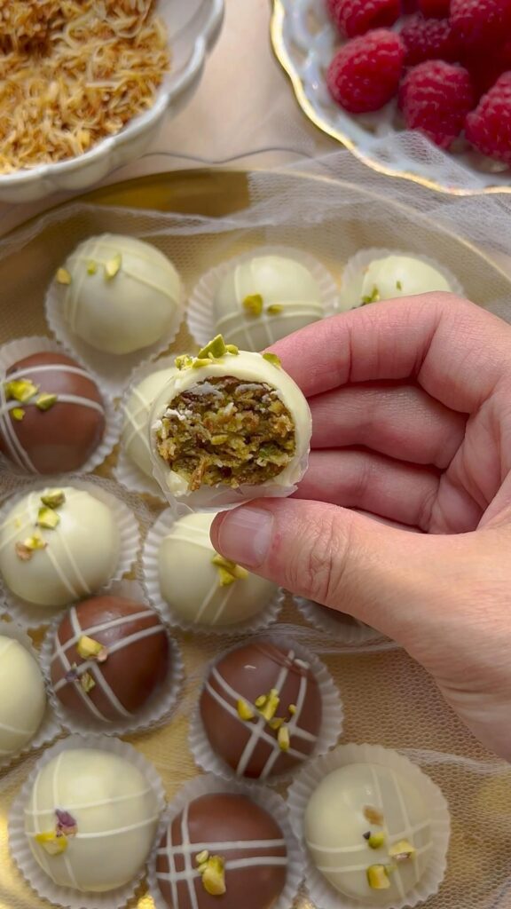 Dubai Pistachio Bonbons | Kookmutsjes