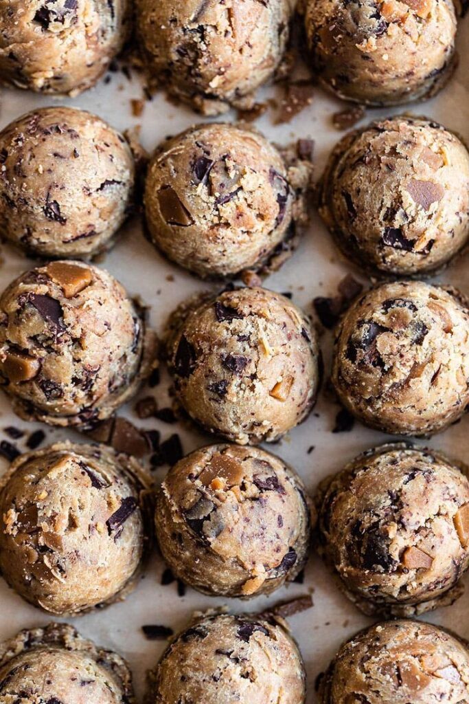 browned butter toffee chocolate chip cookies